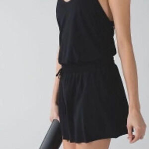 Lululemon dance to yoga skort size 8 black